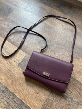 Kate Spade New York Burgundy Saffiano Leather Crossbody Wallet Purse